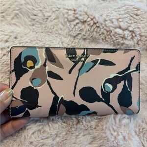 NWT Kate Spade Cameron Paper Rose Slim Bifold Wallet.